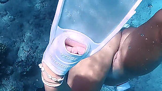 Big Ass Beauty Kayci Kaylani Nude Underwater Diving and Masturbation