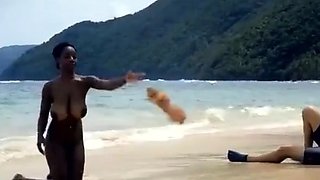 Public Flashing Of Big Natural Tits In The Moment Of Escape