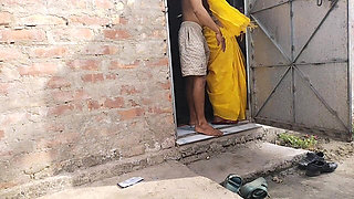Indian Housewife Outdoor Fucking with Neighbour Brother in Law