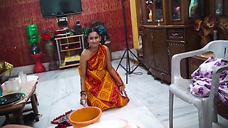 Desi 18+ Jawan Kaamwali Bai Ko Akela Pakar Ghar Ka Chota Beta Rah Na Saka Hindi Audio