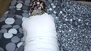 Muslim Hijabi Babe's Secret Sex with Stepbrother