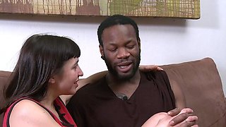 Horny brunette amateur with foot fetish sucks guys toe