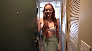 Fucking My Dad's Hot Young Girlfriend - Chloe Foxxe - Lev Lieben