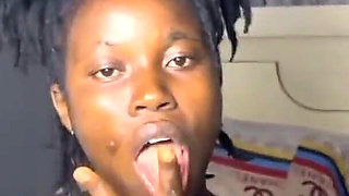 Kinky Isabella Loves Saliva and Piss Showers