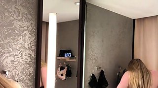 Amateur Big Boobs jerks Big Dick