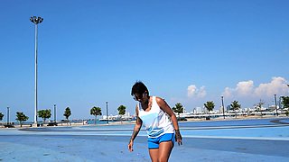 Skateboarding fail of big ass Thai MILF