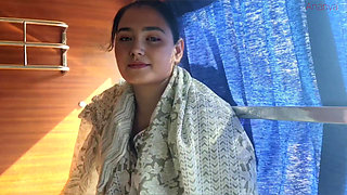 Chalti Bus Me Ladki Ne Kapde Khol Diye