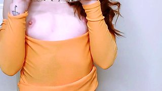 Amateur brunette teen in solo