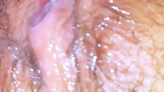 Amateur Close Up Squirting Masturbation