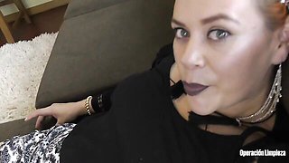 Maria Antonia Alzate gives her girlfriend a passionate cunnilingus