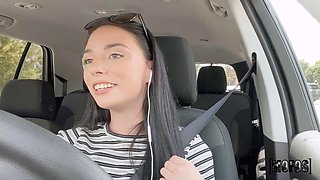 Gianna Ivy Fucks Naughty in Her Car Spot
