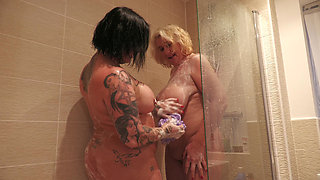 Taking a Shower with Camilla