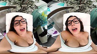 VRALLURE Babysitter Surprise