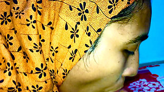 Indian Hijab Muslim Beautiful Girl Deepthroat Blowjob with Cumshot