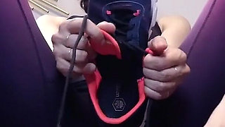 Jerk off on My Trainers Ita