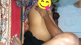 Desi Village Girl Fuck Horny Pussy by Fingering and Showing Boobs and Play with Fingering Video