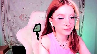 Amateur Webcam Teen Masturbates And Teases