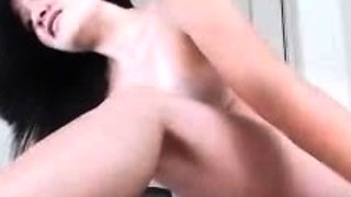 Brunette Solo Webcam Masturbation