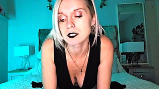 Masturbating blonde plays with her toy and cant get enough