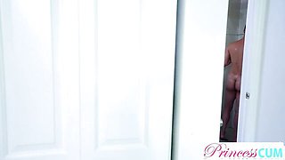 Princess Cum - brunette action