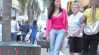 Woman with amazing ass wearing tight jeans
