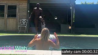 Lumacarie Gets Fuck at Swiming Pool