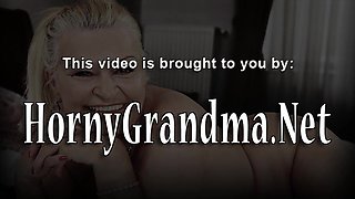 Old gilf gets cumshot after riding