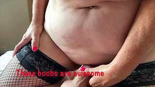 Mrs Mature Feet Giving a Foot Job & Wank