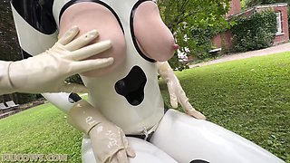 Latex Hucows' Outdoor Fetish Passion in Heat
