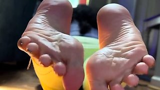 Close up amateur masturbating solo