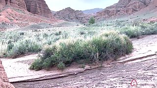 She Showed Her Face With Glasses! Deep Blowjob In A Beautiful Canyon!