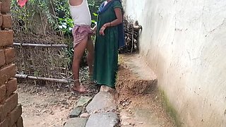 Hot Indian Wife Fucks Husband in Morning - Desi Couple Sex