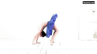 Flexy Teens featuring doxie's amateur action