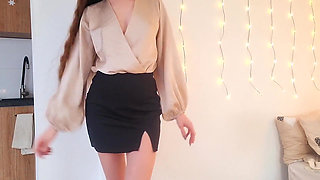 Teenage Young Girl Have Orgasm After Work