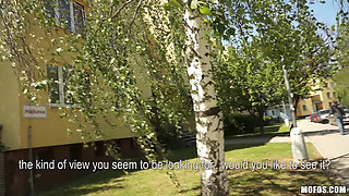 Pickups - Big Natural Rita Peach Gives Stranger a Handjob