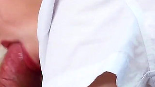 Teen gets her pussy eaten and sucks cock