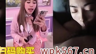 Asian amateur gives outdoor blowjob