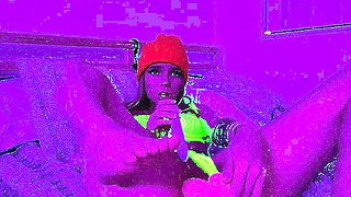 Amateur Webcam Cute Teen Plays Solo with Big Dildo