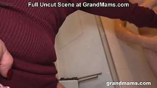 Granny Squirts for the First Time at GrandMams