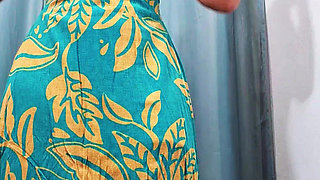 Real Sex Inside a Store Fitting Room with Cumshot on the Face.