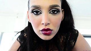 Love Chat Big Boobs Brunette Masturbating For Cam