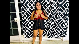 Morrita Mexicana, Latina Se Masturba Hasta Chorrearse, Ven A Ver Lo Rica Que Se Ve Correte Con Ell