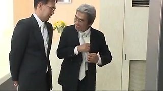 Japanese bride gets fucked by husband friend (Full: bit.ly/2Odtl7r)