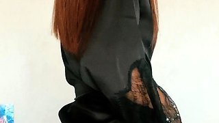 cute cutie redhead flashing ass on live webcam