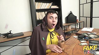 Fake Hostel featuring Atlanta Moreno and Geishakyd's female orgasm dirt