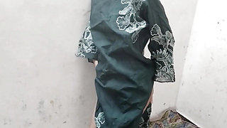 Bhabhi ko paise dekar jabar dasti pela