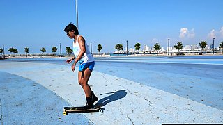 Skateboarding fail of big butt Thai MILF